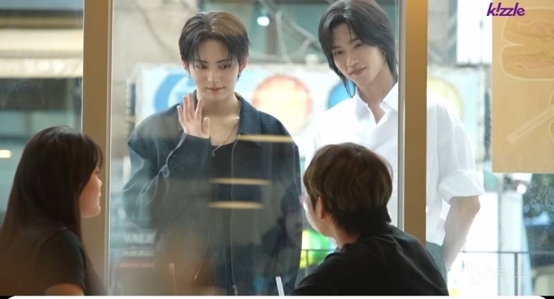 사람들이 유리창 보고 놀란이유.jpg | 인스티즈