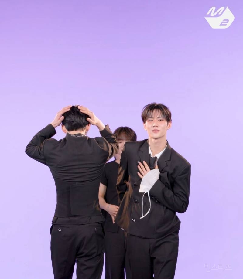 칼각 폼 미쳤다는 남돌 릴레이댄스.jpg | 인스티즈