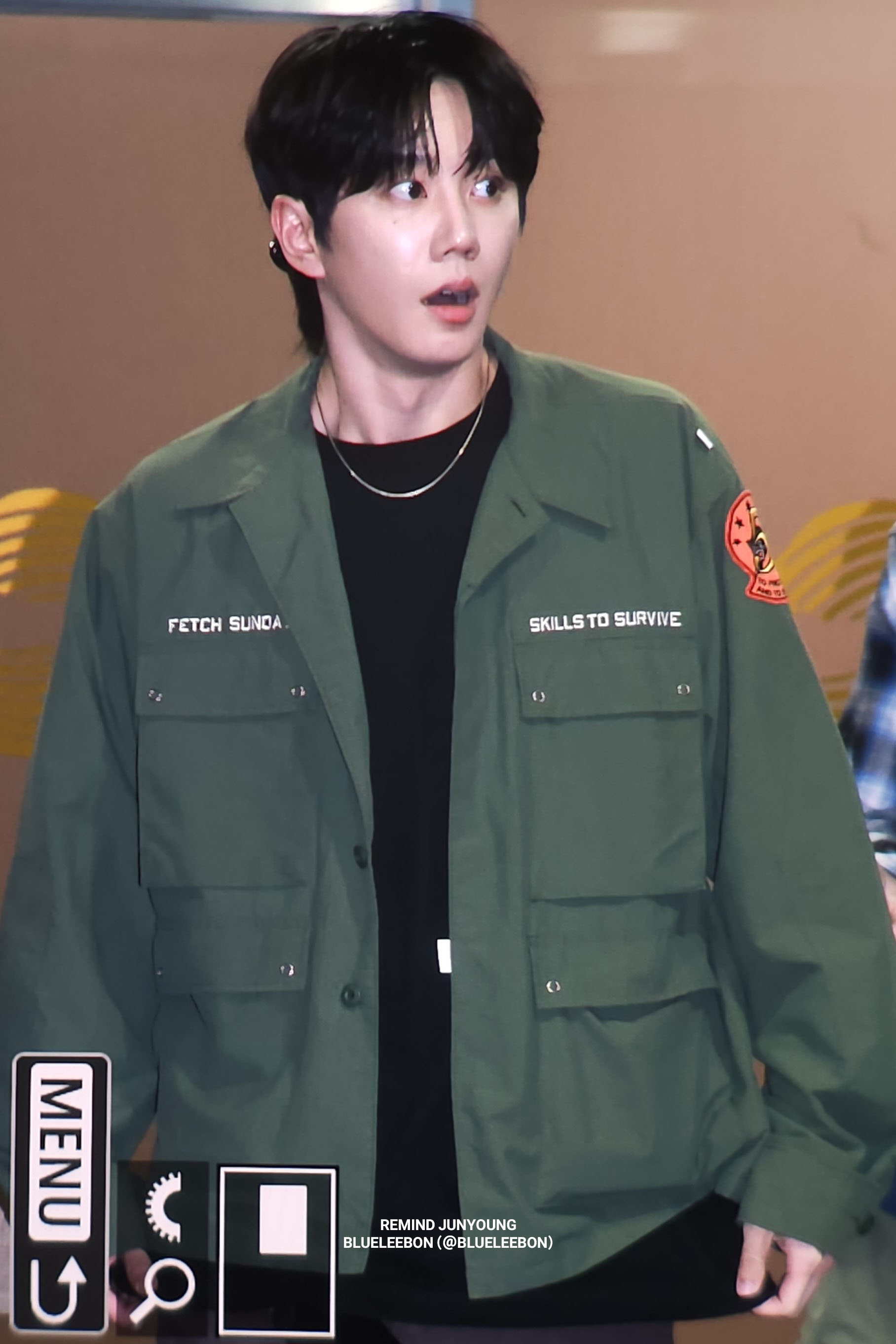 [잡담] 이준영 더시즌즈 퇴근하는데 사람 많아서 놀람ㅋㅋ | 인스티즈