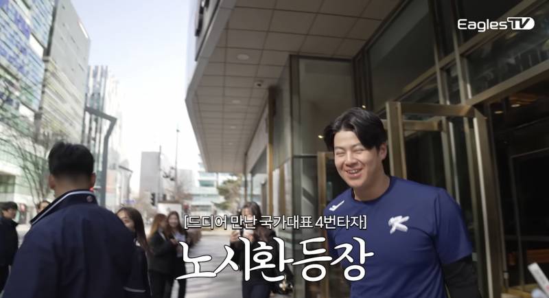 [잡담] 심심해서 이팁 돌려보고 있는데 진짜 잘 놀려ㅋㅋㅋㅋㅋㅋㅋ | 인스티즈