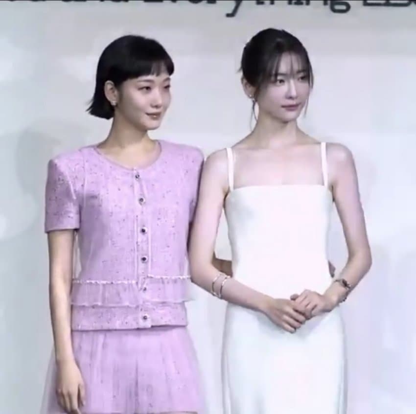 [잡담] 와...박지현 피부 진짜 하얗다... | 인스티즈