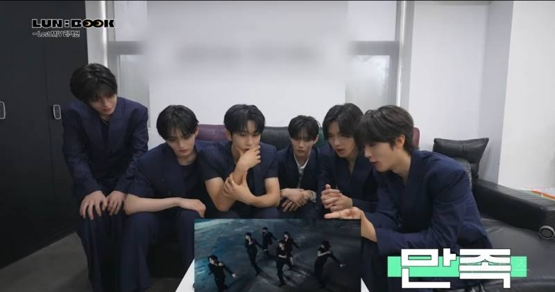 분위기 넘사인 뮤비 보고 감탄하는 멤버들.jpg | 인스티즈