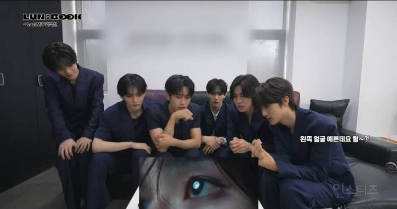 분위기 넘사인 뮤비 보고 감탄하는 멤버들.jpg | 인스티즈