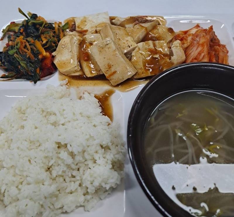 보기만 해도 피폐하다는 쿠팡 알바 급식..JPG | 인스티즈