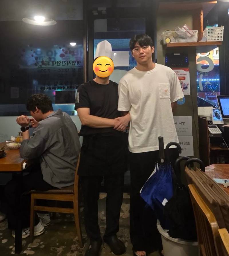 [잡담] 도영이 초밥 먹으러 갔다는데 | 인스티즈