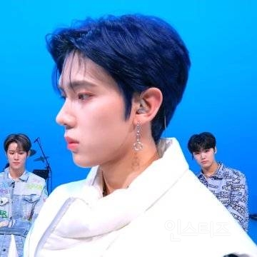이번에 장발하고 외모 리즈 찍었다는 남돌 .jpg | 인스티즈