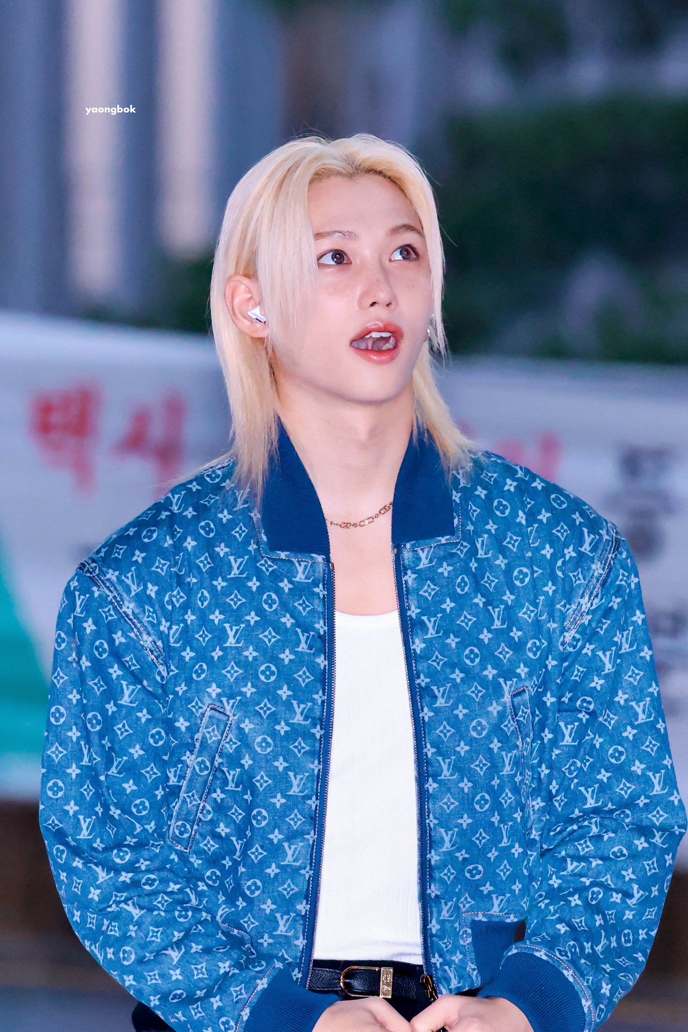 루이비통쇼 참석 차 비 오는 날 출국한 스키즈 필릭스 | 인스티즈