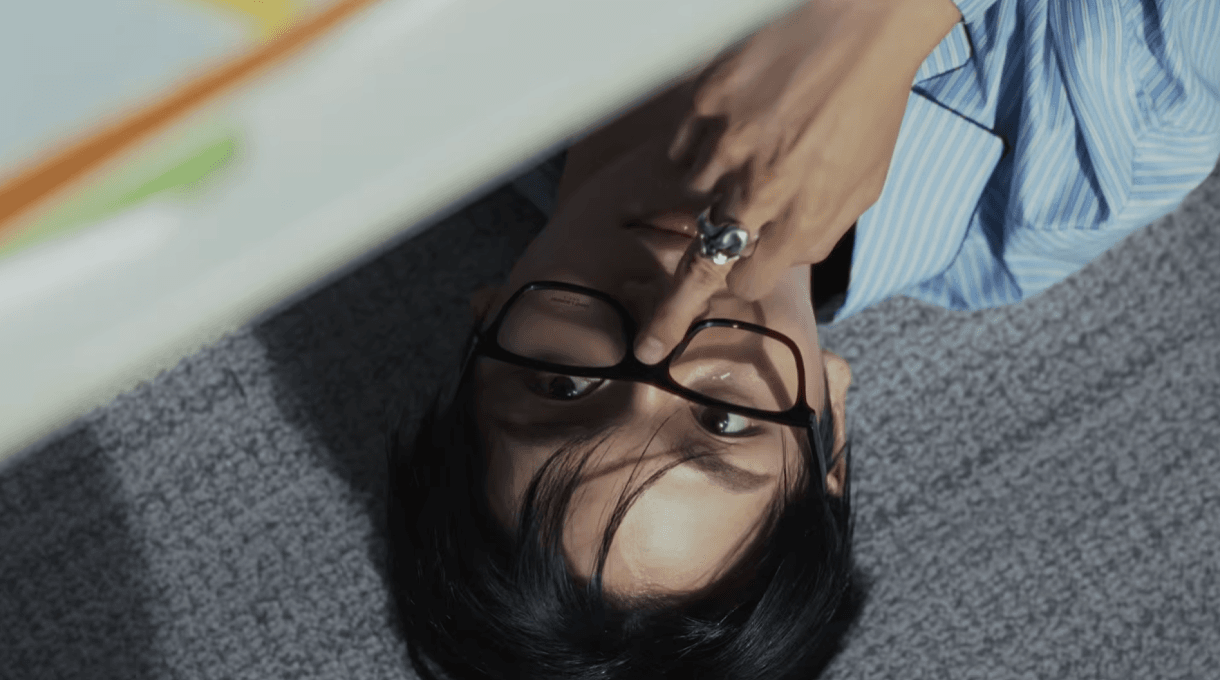 아이돌 금기 사항 다 들어간 키노 뮤비 (담배, 법규, 침뱉기, 폭파) | 인스티즈