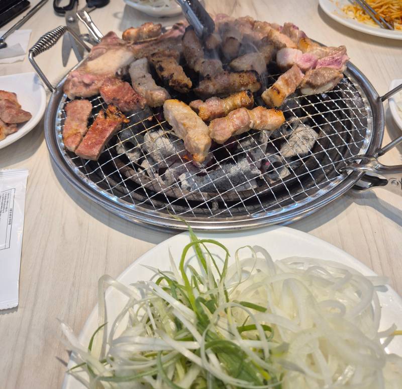 [잡담] 그동안 지원금으로 명륜만 4번이나 갔다😋 | 인스티즈