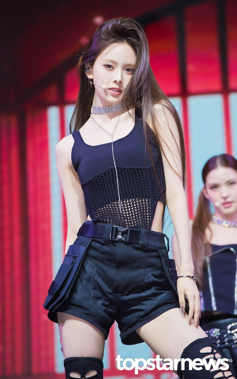 오늘자 이즈나 방지민 컴백 쇼케이스 기자 사진…jpg | 인스티즈
