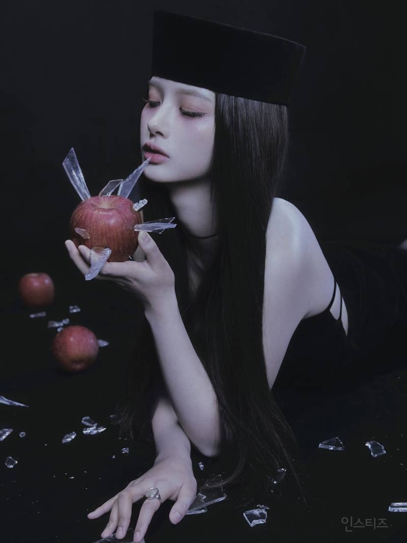 메텔 강림했다고 알티타는 중인 설윤 컨셉포토 | 인스티즈