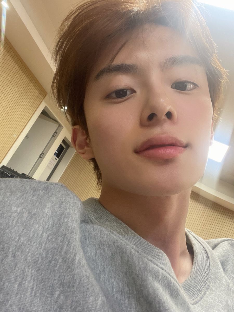 [잡담] 유강민 이 각도에서도 살아남는구나 | 인스티즈