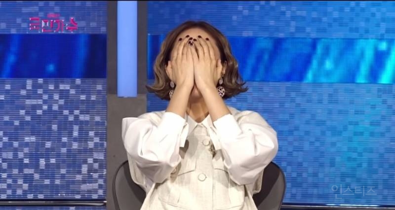 무대공포증 이겨내고 노래한 가수의 서사.jpg | 인스티즈