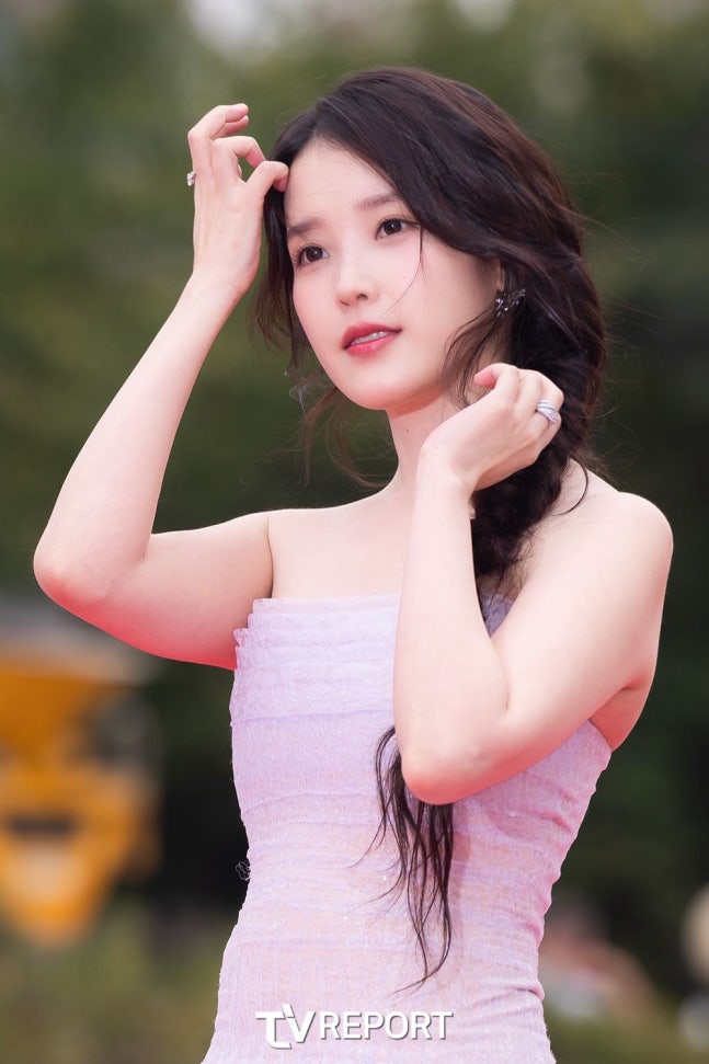 오늘 시상식에서 헤메코 역대급 찰떡인 아이유 | 인스티즈