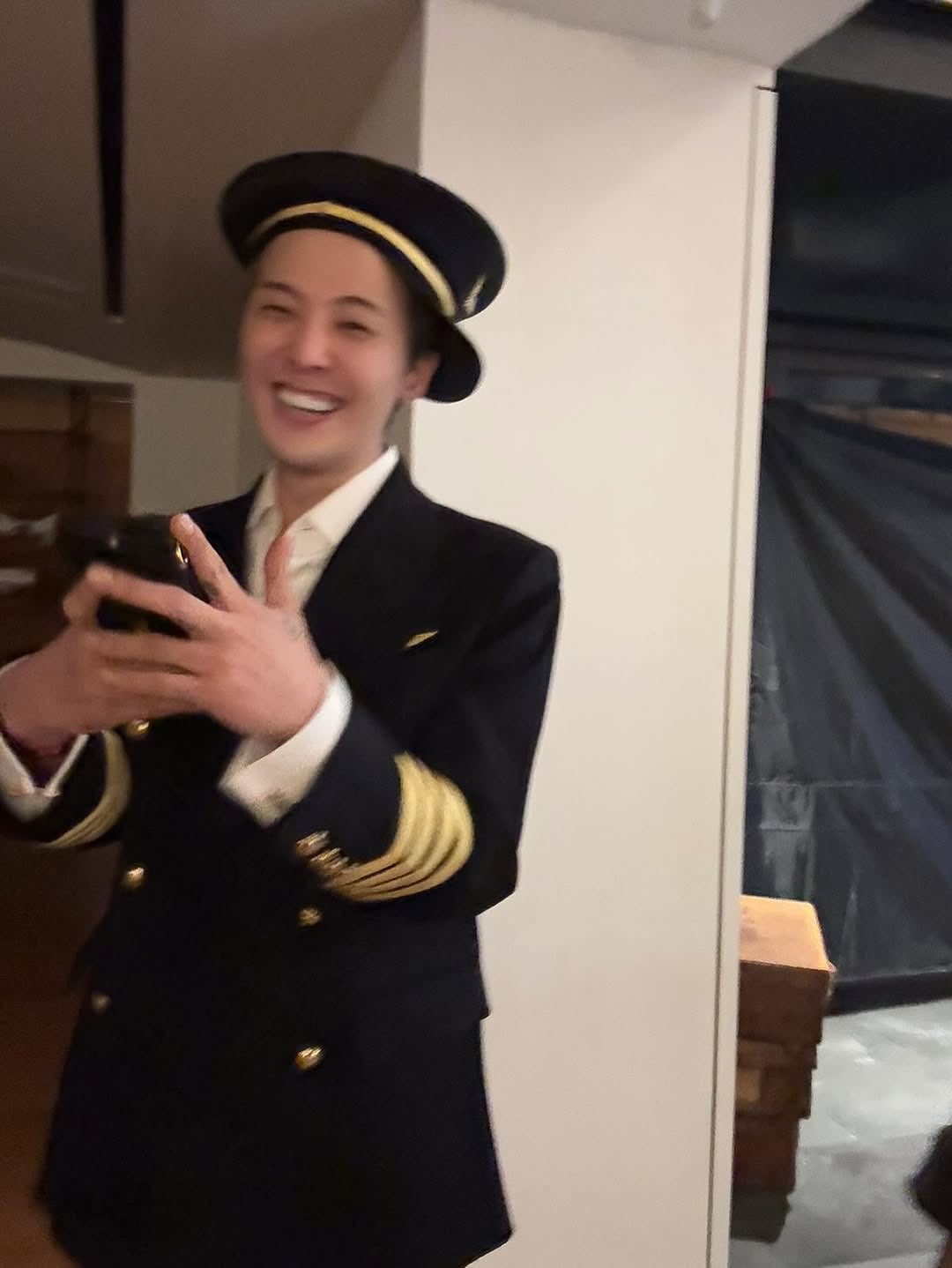 지드래곤 제복 입고 리즈찍은 얼굴 근황..JPG | 인스티즈