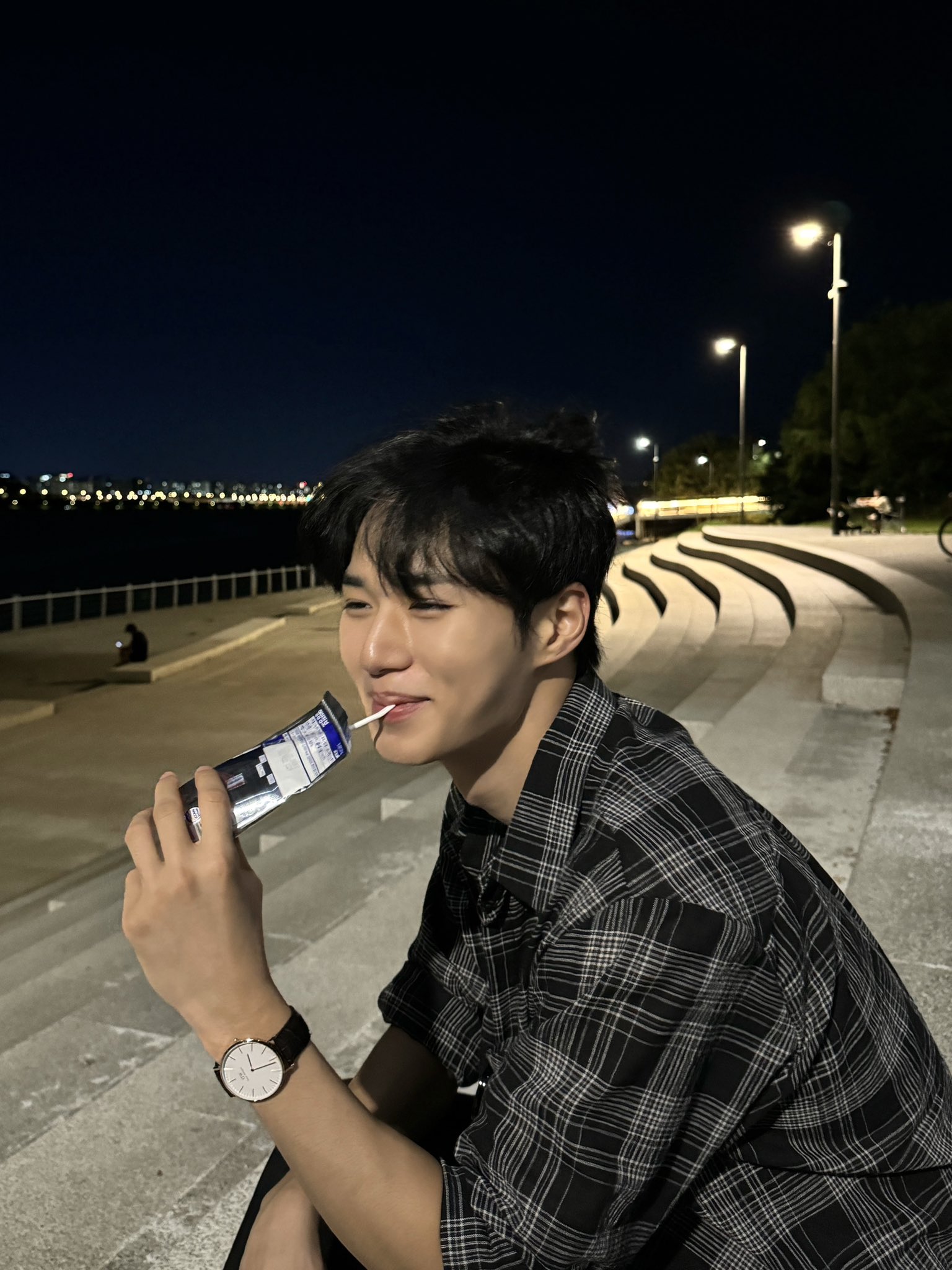 [잡담] 준서 사진들 너무 좋다..🥹🥹🤍 | 인스티즈