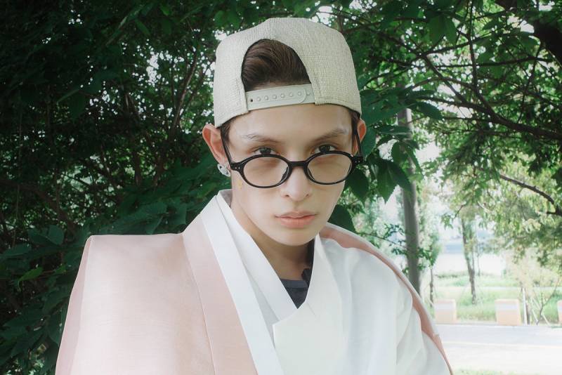 현재 1000플 넘어가며 논란중인 남돌 한복.JPG | 인스티즈