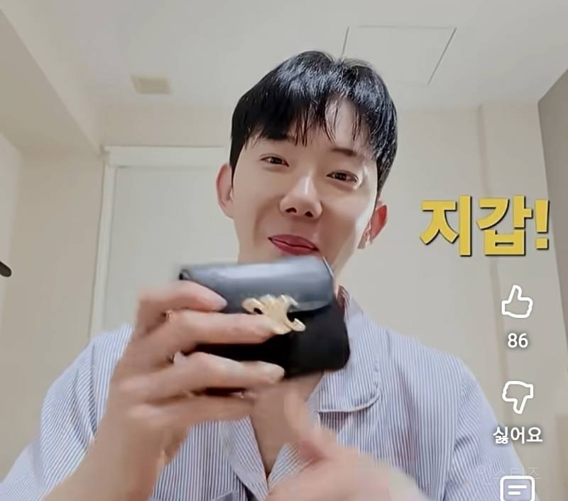 왓츠인마이백하는데 도라에몽 가방임.jpg | 인스티즈