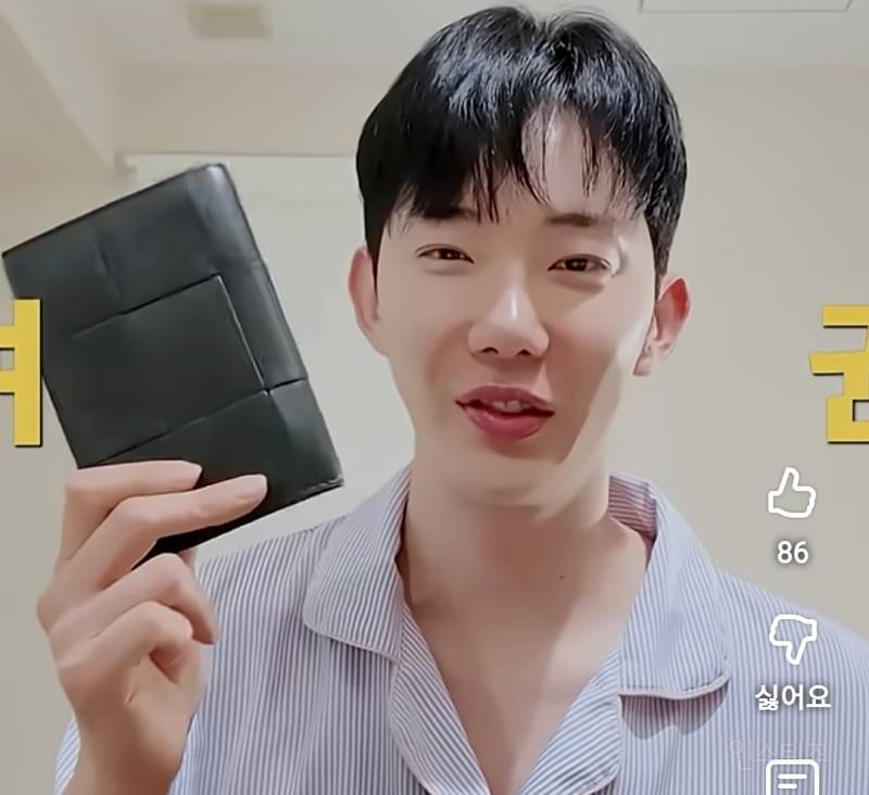 왓츠인마이백하는데 도라에몽 가방임.jpg | 인스티즈