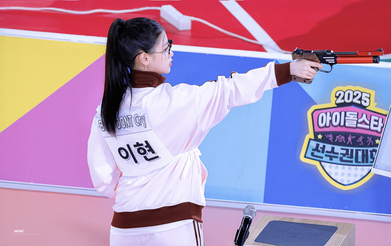 사격도 잘하는데 얼굴은 더 잘해서 팬들 기살려 준 아이돌 | 인스티즈