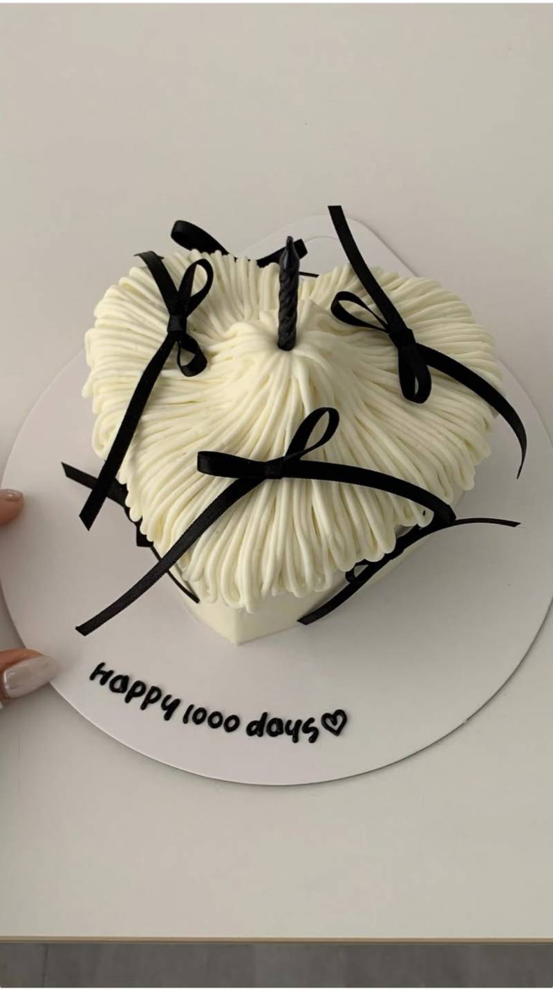 [잡담] 1000일 케이크 둘중에 머가 좋을까 ...?! | 인스티즈