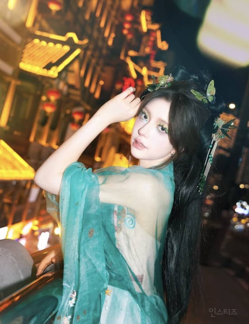 자컨에서 왕홍메이크업 체험한 피프티피프티 | 인스티즈