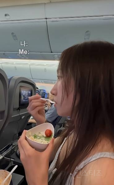 생각보다 비행기에서 이러는 사람 많다고함 | 인스티즈