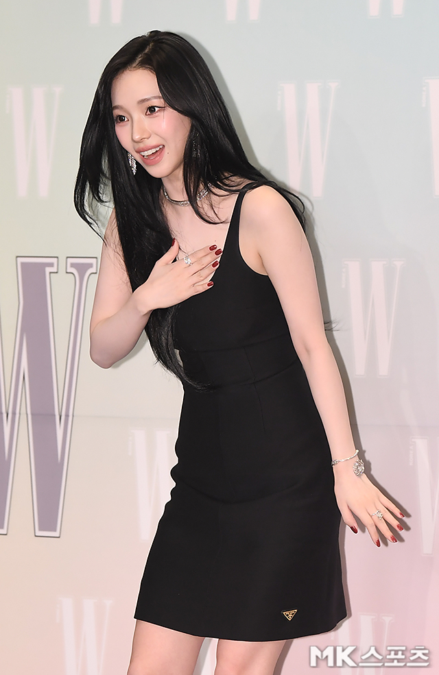 [잡담] 카리나 더블유 코리아 행사 레드카펫 기사사진 | 인스티즈