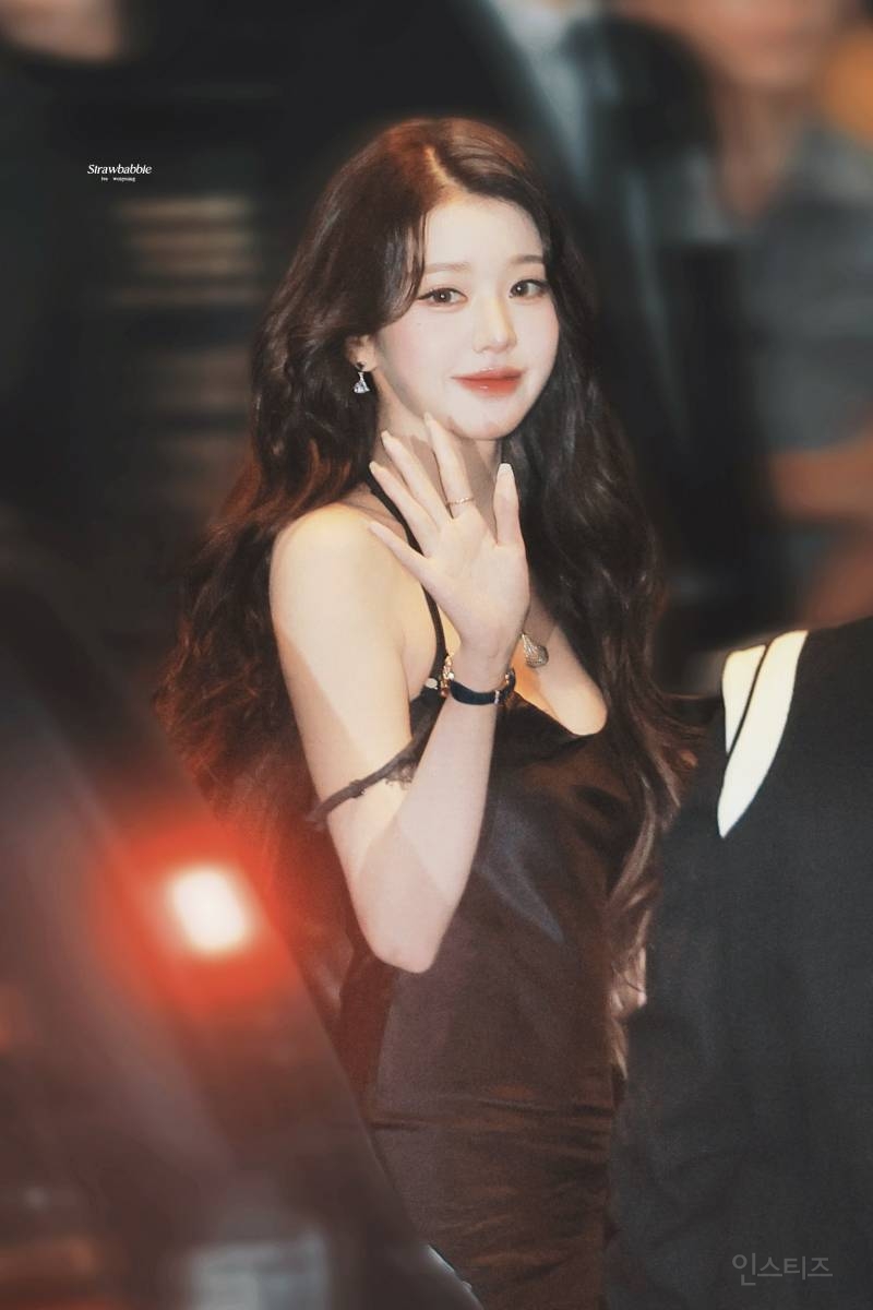 영화 속 한 장면 같은 오늘자 더블유 코리아 아이브 장원영 홈마 사진...jpg | 인스티즈
