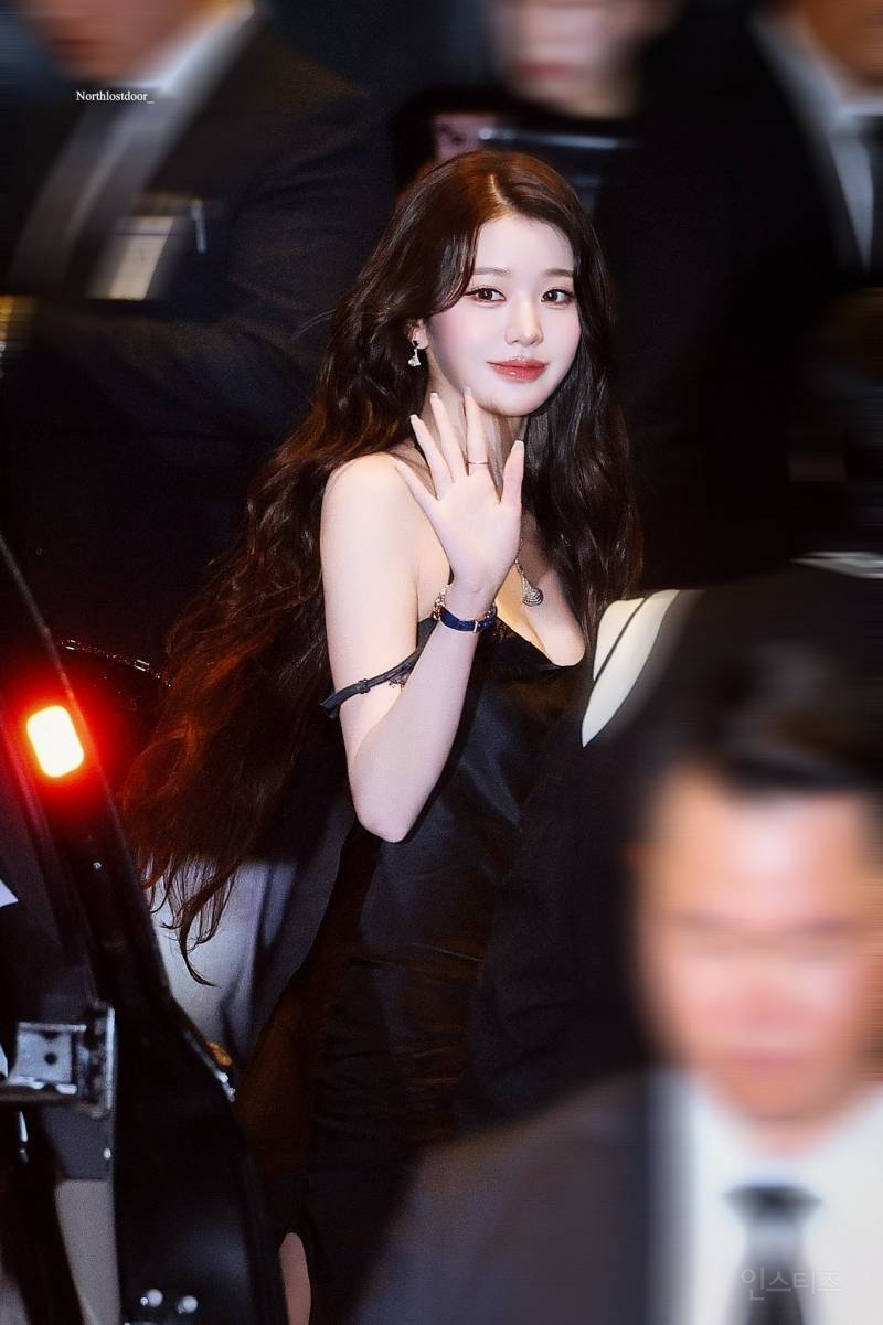 영화 속 한 장면 같은 오늘자 더블유 코리아 아이브 장원영 홈마 사진...jpg | 인스티즈