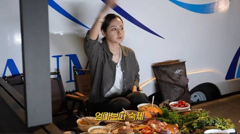 딸과 둘이 여행가는거 몰래 계획했는데 딸 반응보고 당황한 한가인 | 인스티즈