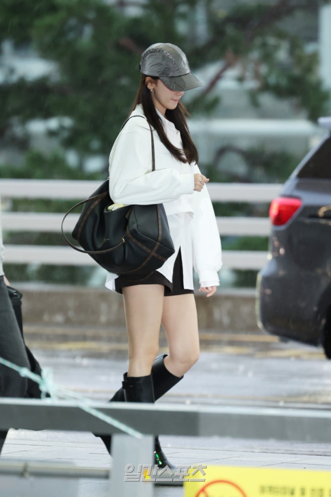 [잡담] 251017 임윤아 베트남 출국 기사사진 | 인스티즈