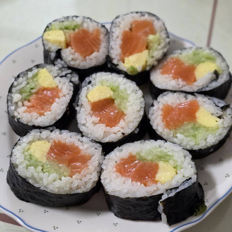 [잡담] 얘들아 나 김밥 너무 잘쌌는데 자랑좀 해도 될까 | 인스티즈