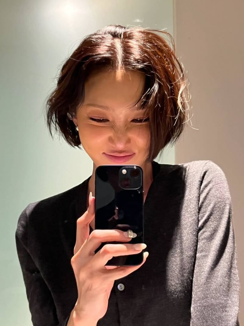 4년만에 한 단발머리가 너무 잘어울리는 화사 사진 모음.JPG | 인스티즈