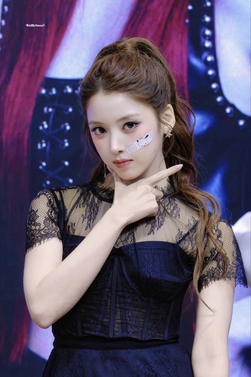 로판 찢고 나온 얼굴이 아닌게 말 안됨....twt | 인스티즈