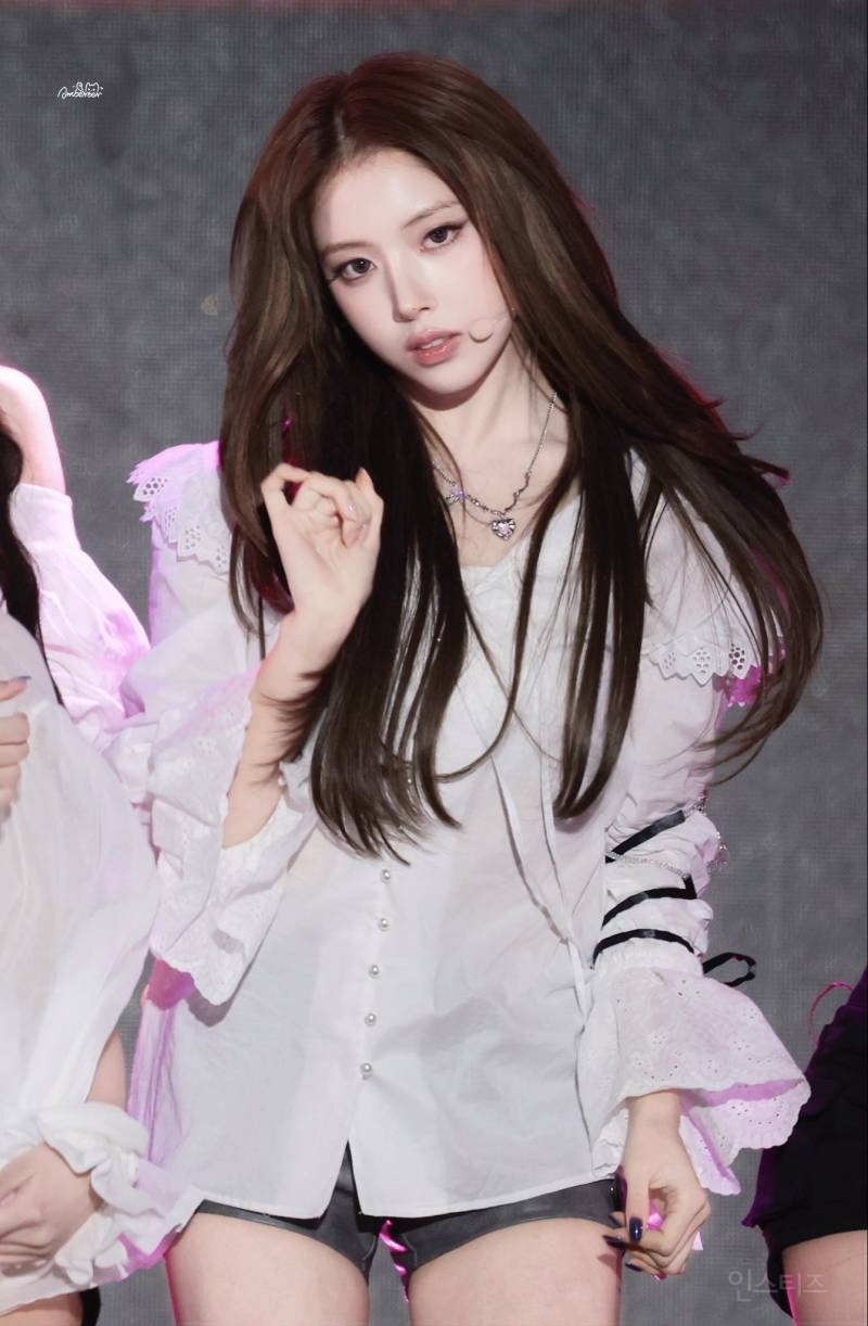 로판 찢고 나온 얼굴이 아닌게 말 안됨....twt | 인스티즈