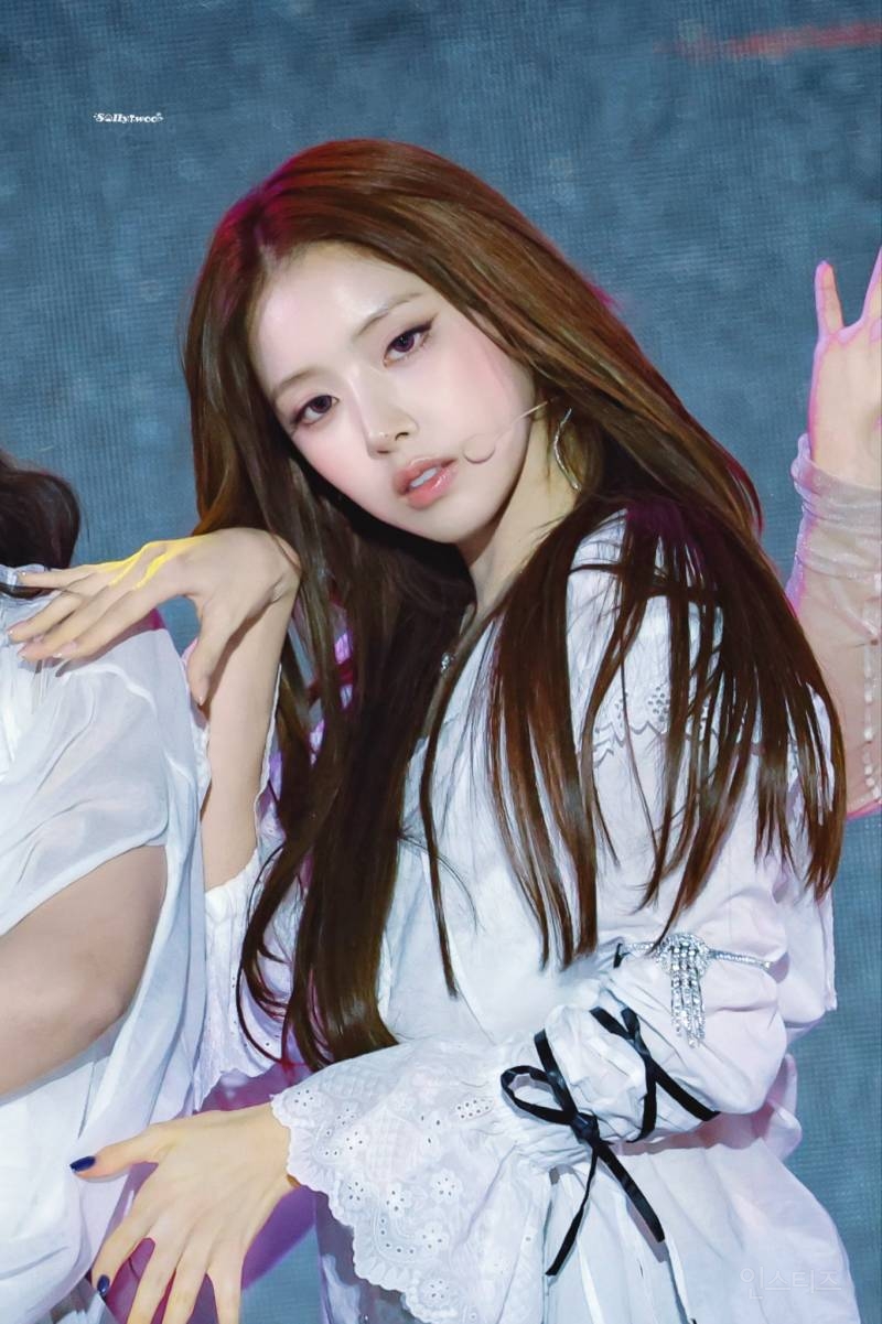 로판 찢고 나온 얼굴이 아닌게 말 안됨....twt | 인스티즈