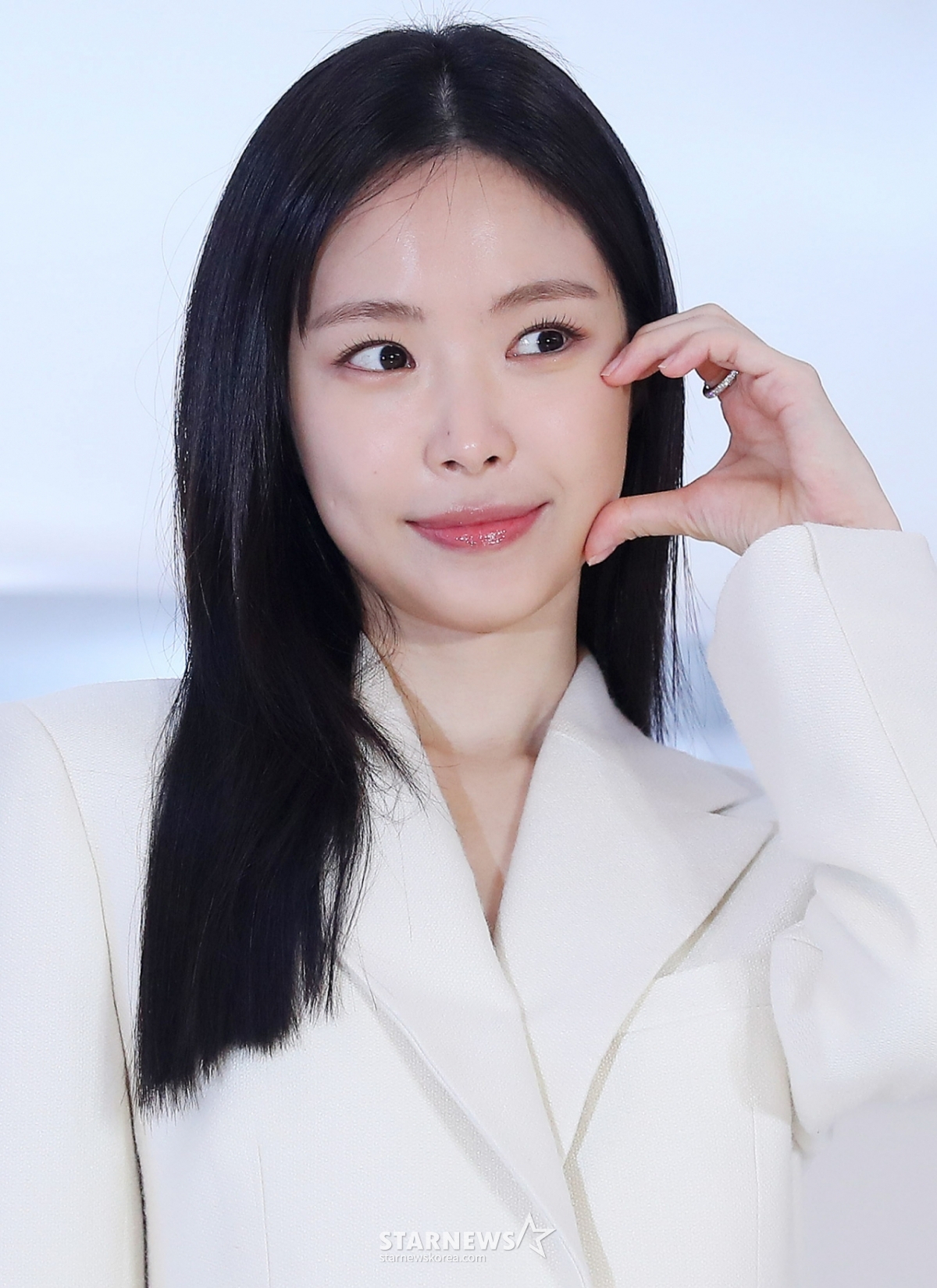 [정보/소식] 손나은 측 "'김부장' 캐스팅 확정 NO, 긍정 검토 중"..소지섭 만날까 [공식] | 인스티즈