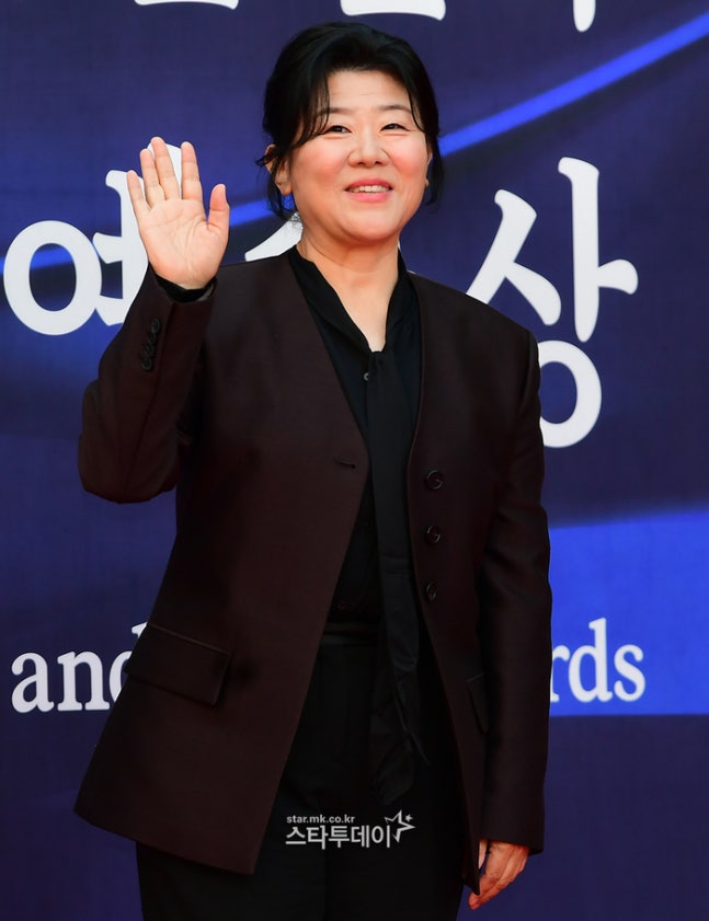 [잡담] 김미경 이정은 배우 수상 축하드려요🤍 | 인스티즈