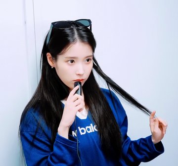 [잡담] 뉴발란스 아이유 너무 이쁜데?? | 인스티즈