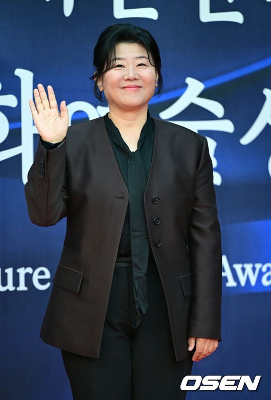 [정보/소식] [단독] 이정은, 데뷔 34년만에 첫 액션 도전..넷플릭스 '할매' 주연 | 인스티즈