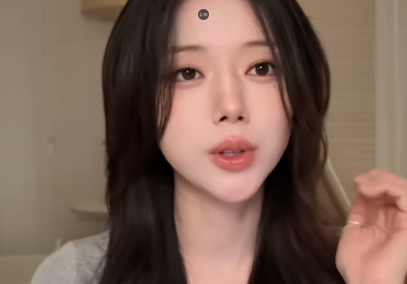 [잡담] 이거 립 색깔 뭐야? 비슷한 색 있음 틴트 추천해줘! | 인스티즈