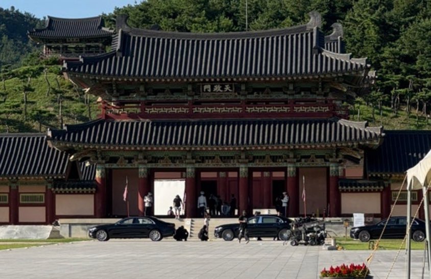 [잡담] 대군부인) 저번에는 다 제복입고 있다했었는데 | 인스티즈