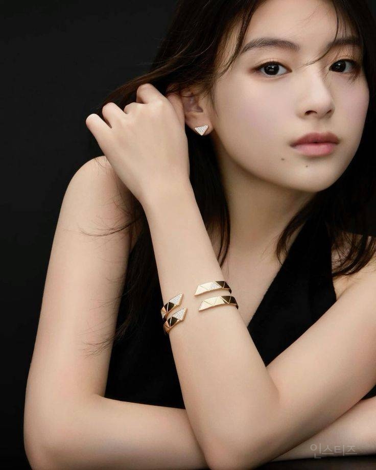 요즘 일본에서 완전 라이징으로 떠오르고 있는 여자 배우.jpg | 인스티즈