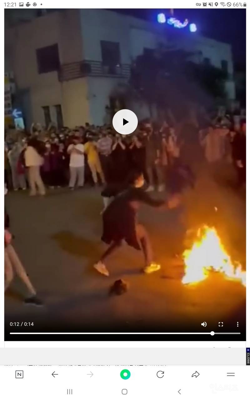 "이란 이스라엘과 전쟁 후 헤즈볼라"의 정권 약화로 여성들의 강제 히잡의무 폐지 | 인스티즈