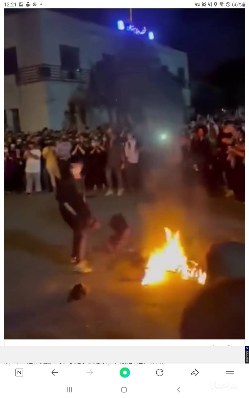 "이란 이스라엘과 전쟁 후 헤즈볼라"의 정권 약화로 여성들의 강제 히잡의무 폐지 | 인스티즈