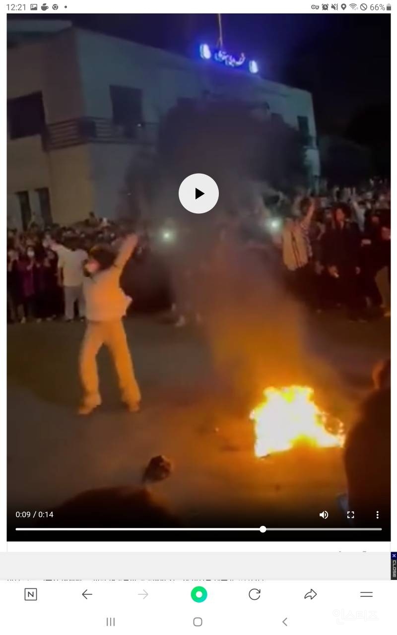 "이란 이스라엘과 전쟁 후 헤즈볼라"의 정권 약화로 여성들의 강제 히잡의무 폐지 | 인스티즈