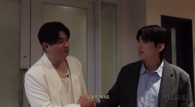 살면서 생맥주를 마셔본 적 없다는 연예인 .jpg | 인스티즈
