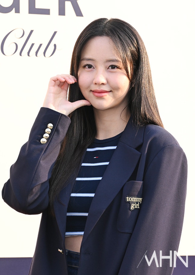 [잡담] 251028 김소현 타미힐피거 포토월 행사 기사사진 | 인스티즈