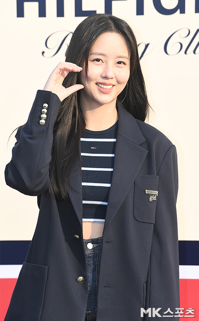 [잡담] 251028 김소현 타미힐피거 포토월 행사 기사사진 | 인스티즈